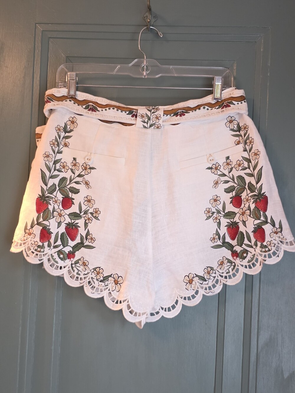 FARM Rio White Floral & Strawberry High-Waist Scalloped Shorts With Belt - Picture 4 of 8